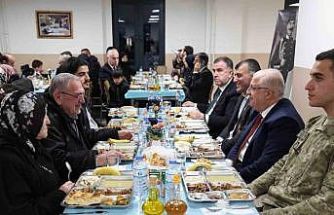 Bakan Güler Bayburt’ta şehit aileleri ve gazilerle iftarda buluştu