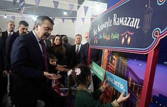 Bakan Tekin, Erzurum’da çocuklarla Ramazan Şenliği’nde buluştu