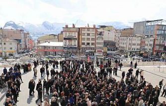 Bakan Yardımcısı Çelik Hakkari’den ayrıldı