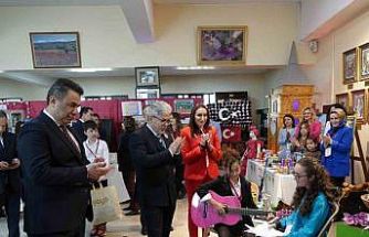 Bakan Yardımcısı Yelkenci, Harezmi Eğitim Modeliyle hazırlanan sergiyi gezdi