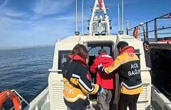 Balıkçı teknesinde rahatsızlanan vatandaşa Sahil Güvenlikten tıbbi tahliye
