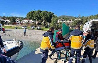 Balıkçı teknesinde rahatsızlanan vatandaşa tıbbi tahliye