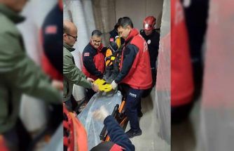 Balıkesir’de asansör boşluğuna düşen adam itfaiye ekiplerince kurtarıldı
