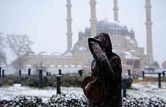 Balkanlardan gelen soğuk hava Edirne’yi beyaza bürüdü