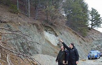 Baraj gölünde artan su seviyesi orman ve arazi yollarında heyelana neden oldu