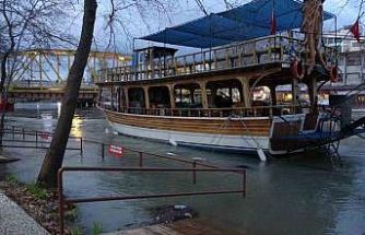 Barajlardan bırakılan su Manavgat Irmağı’ndaki su seviyesini yükseltti