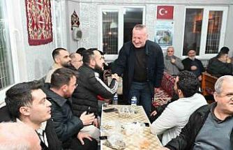 Başkan teravih sonrası vatandaşlarla buluştu