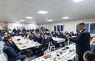 Başkan Tugay, mesaiye emekçi ile başladı