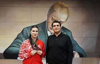 Başkan Yılmaz, Avrupa rekortmeni Büşra Çan’ı ağırladı