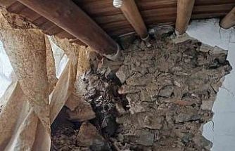 Batman’da heyelan: Kayaların düştüğü ev yıkıldı