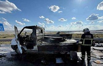 Batman’da seyir halindeki kamyonet alev aldı