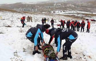 Bayburt’ta gerçeği aratmayan tatbikat: 3 kişi çığ altından çıkarıldı