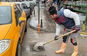 Bayburt’ta mazgallar don tehlikesine karşı tuzlanıyor