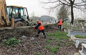 Bayrama kadar tüm mezarlıklar temizlenecek