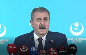 BBP Genel Başkanı Destici: "Bu millet ne kimliğinden ne de inançlarından asla vazgeçmeyecektir"