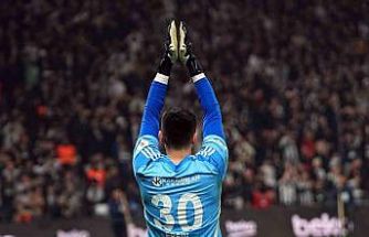Beşiktaş taraftarından kaleci Ersin’e önce tepki, sonra destek