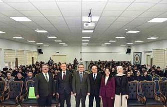 Bilecik’te akademisyenler liselilerle buluştu