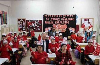 Bingöl’de ikinci dönemin ilk ders zili ‘Bayrak Sevgisi’ ile çaldı