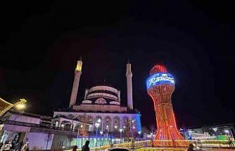 Bingöl’de ilk teravih coşkusu yaşandı