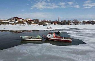 Bitlis’te donan göller erken ısınmayla çözülmeye başladı