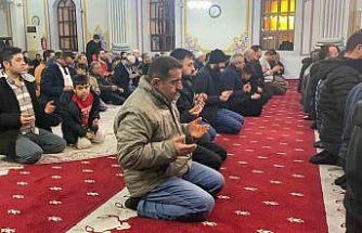 Bolu’da Berat Kandili’nde camiler doldu taştı