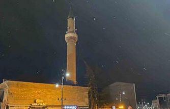 Bolu’da kar yağışı etkili oluyor