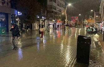 Bolu’da sağanak yağış etkili oluyor