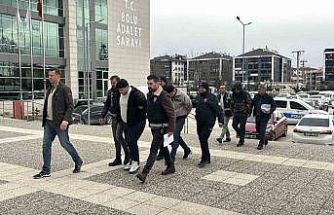 Bolu’da yaşlı çifti "polisiz" diyerek 2,3 milyon lira dolandırdılar