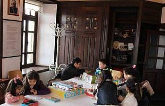 Bor İlçe Halk Kütüphanesi’nden annelere eğitim, çocuklara eğlence