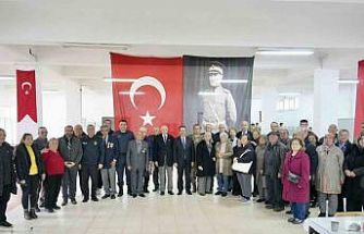 Burhaniye’de Kaymakam Atilla Şehit aileleri ve gaziler onuruna verilen yemeğe katıldı