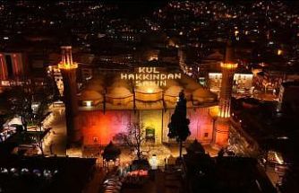 Bursa Ulu Cami’de Ramazan mahyası: "Kul hakkından sakın"