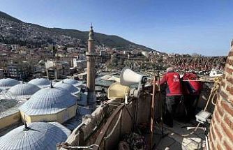 Bursa Ulu Cami’ye Ramazan mahyası: ’Kul hakkından sakın’