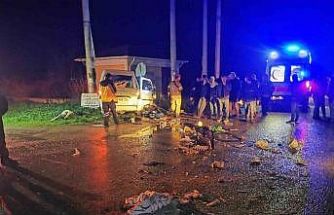 Bursa’da kamyonet ile otomobil çarpıştı: 2 yaralı