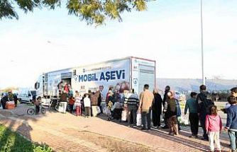 Büyükşehir’in geleneksel iftar ikramı sürüyor