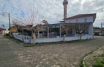 Camide tuvaleti kullandı, notla birlikte para bıraktı