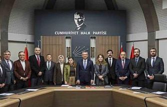 CHP Genel Başkanı Özel, Diyarbakır Kent Koruma ve Dayanışma Platformu temsilcileriyle bir araya geldi