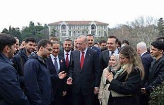 Cumhurbaşkanı Erdoğan, Boğaziçi Üniversiteli öğrencilerle kampüste yürüdü