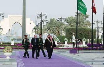 Cumhurbaşkanı Erdoğan, Suudi Arabistan’da resmi törenle karşılandı