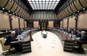 Cumhurbaşkanı Erdoğan: "(Yunanistan) Mevcut meseleler çetrefil olmakla birlikte uluslararası hukuk temelinde çözümsüzde değildir"