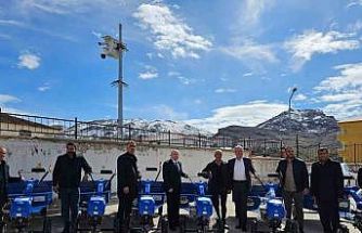 Çüngüş’te üreticilere tarım aletleri dağıtıldı
