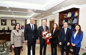 Defterdar Sönmez’den Vergi Haftası dolayısıyla Vali Çiçekli’ye ziyaret