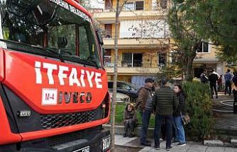 Denizli’de apartman dairesindeki yangın korkuttu