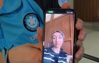 Depremde kurtardığı genç kızla abla-kardeş oldu