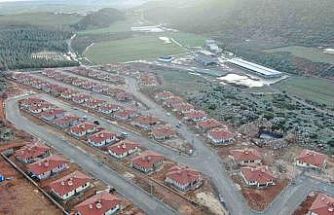 Depremzedeler: "Devlet bize ev değil villa yaptı"