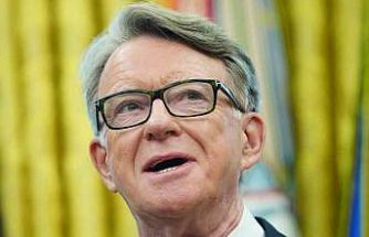 Devlet sırlarını Epstein ile paylaşmakla suçlanan İngiliz siyasetçi Mandelson, Lordlar Kamarası’ndan ayrılacak