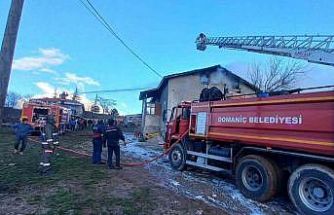 Domaniç’te çatı yangını