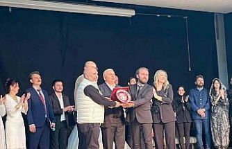 "Düğünümüz var Kütahya" tiyatro oyunu büyük beğeni aldı