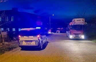 Düzce’de kuvvetli rüzgar okulun çatısını uçurdu