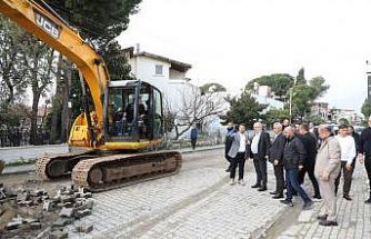 Edremit Belediyesi’nden İkizçay Mahallesi’nde yoğun yol mesaisi
