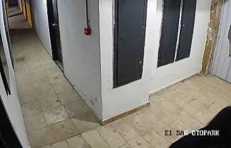 Elazığ’da güvenlik kameralarına zarar veren şahıs kameraya yakalandı